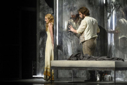 Cornelia Ptassek (Elsa), Mirko Roschkowski (Lohengrin), Foto: Nasser Hashemi