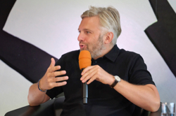 Kirill Karabits, Dirigent der Neuinszenierung von Verdis La traviata. Foto: Anja Koehler