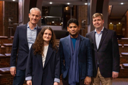 Michael Becker, Orch.-Dir. Gina Ries, Alpesh Chauhan und  Burkhard Scheuer (v.l.n.r.), Foto: Tonhalle Düsseldorf