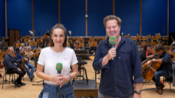 Mit Pauken und Trompeten: MDR JUMP und MDR-Sinfonieorchester mit Sarah und Lars, Foto: MDR Mitteldeutscher Runkfunk