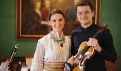 Oksana Lyniv und Andrii Murza mit der Costa-Violine von W.A. Mozart in Salzburg, Foto: Viktor Andriichenko