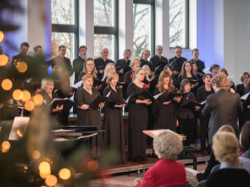 Opernchor des Aalto-Theaters, Foto: Lukas Zander / TUP