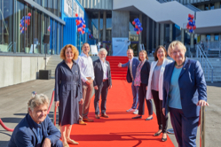 Roter Teppich beim Theatertag Karlsruhe, Foto: Arno Kohlem